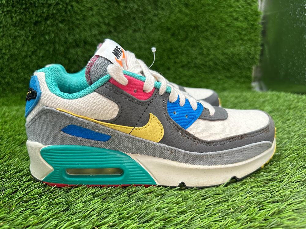 Nike Air Max 90 DN4415-001 Athletic Sneaker Shoes Boys 6Y Gray Leather Cushioned